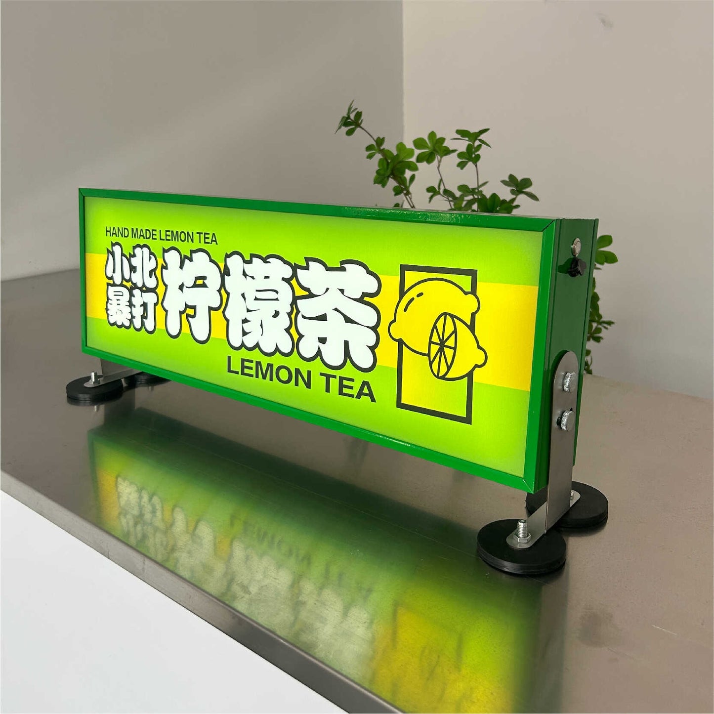 Contemporary Display｜Acrylic - Sleek Style