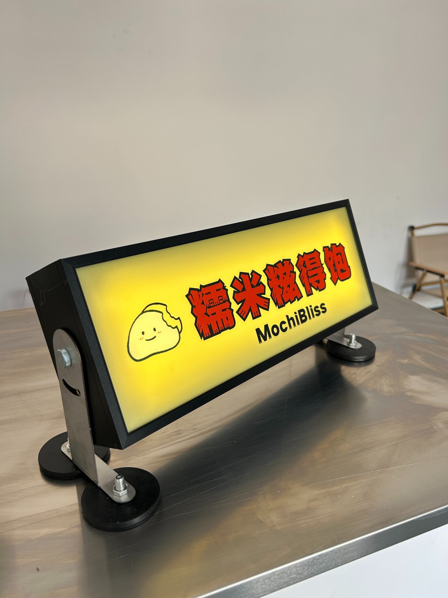 Contemporary Display｜Acrylic - Sleek Style